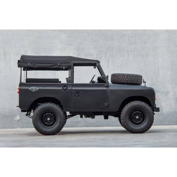 1980s Land Rover (Classic, Vintage, Off Road Car, wedding, event)