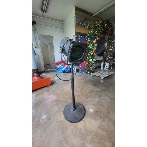 Hollywood/Show Business