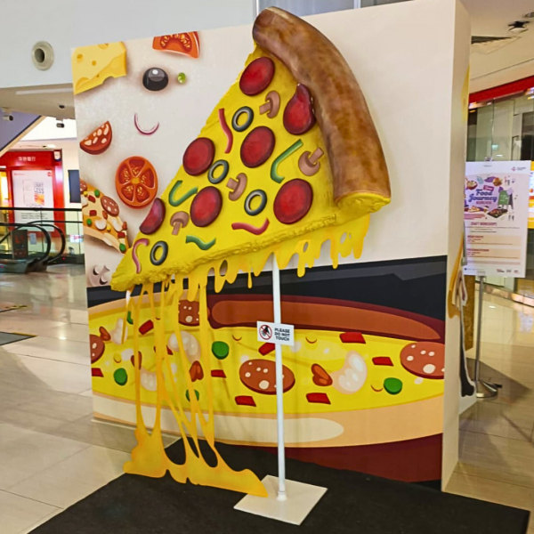 Giant Pizza (Food)