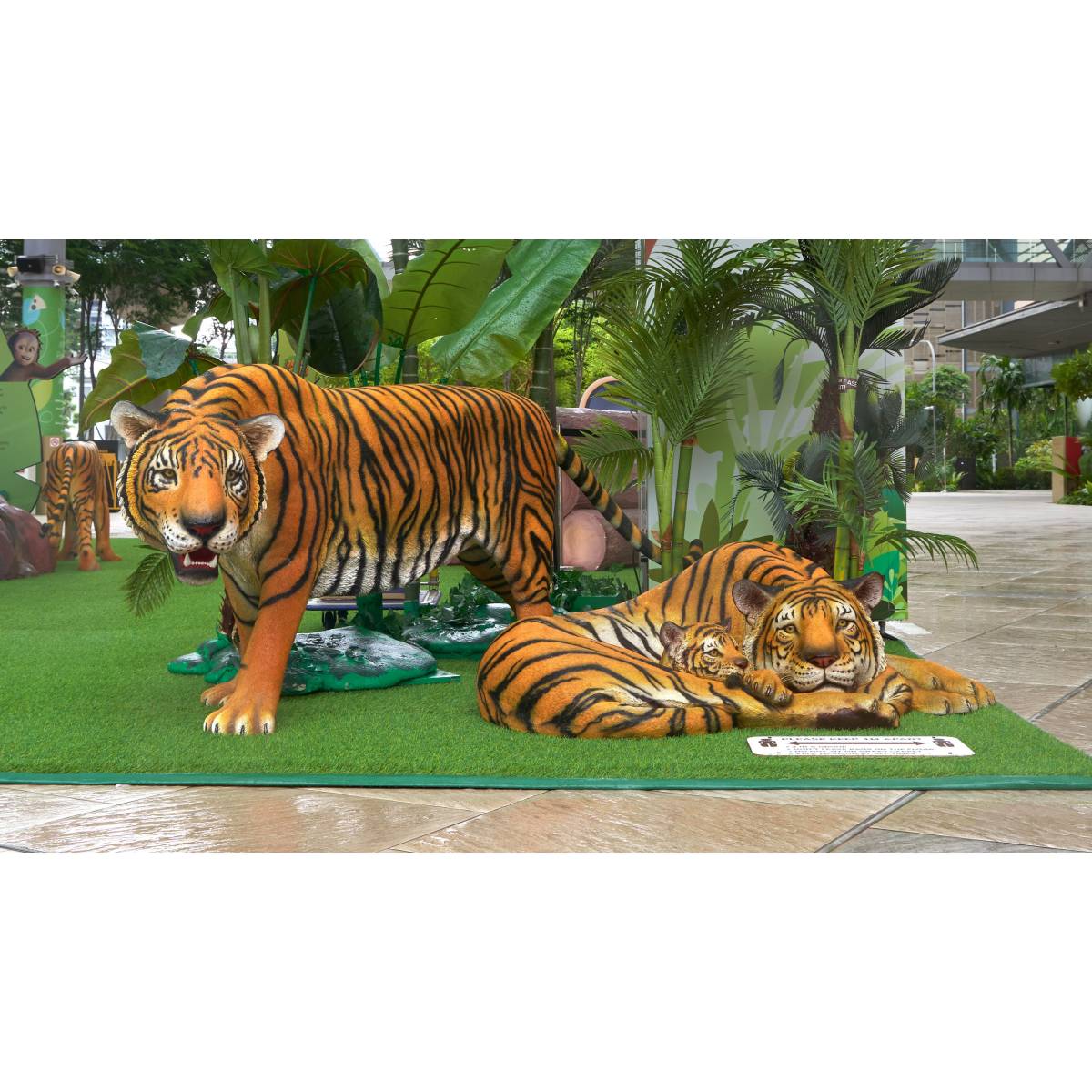 Tiger with Tiger Cub Large Tiger Sculptures and Statues Rental Platform